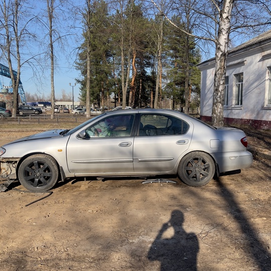 Продам БИТЫЙ NISSAN MAXIMA 
Объём (5)
