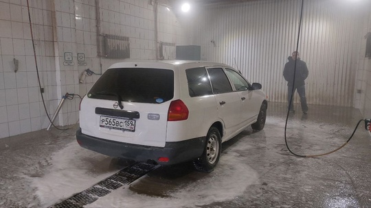 Продам полноприводной Nissan AD 2002 (1)