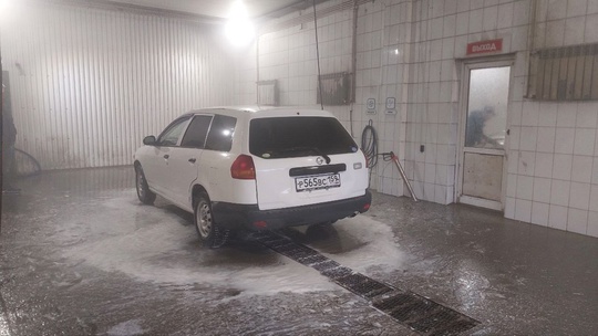 Продам полноприводной Nissan AD 2002 (2)
