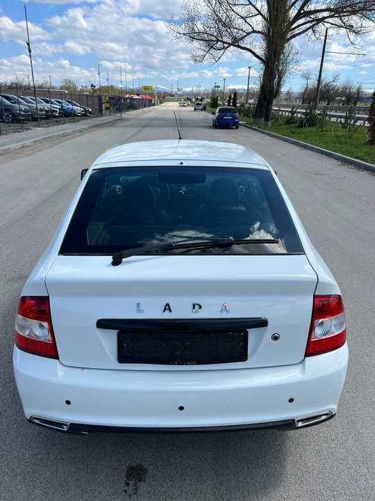 Доброго времени суток. 
Продаю Приору (3)