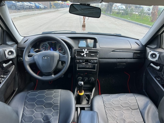 Доброго времени суток. 
Продаю Приору (8)