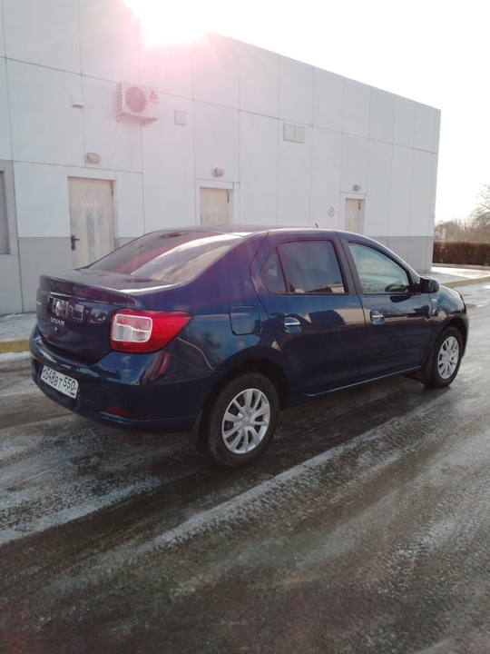 - Renault Logan 1.6 АТ (2)