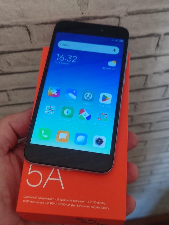 Xiaomi redmi 5a.
Состояние нового.
Использовался мало (1)