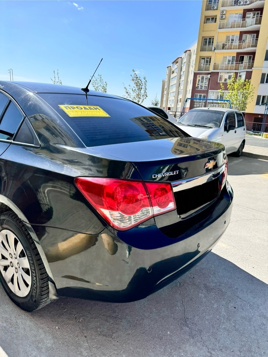 Продам автомобиль Chevrolet
Cruz 2013 г. (2)