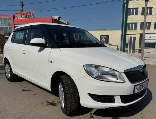 В ПРОДАЖЕ SKODA FABIA 2011 (1)