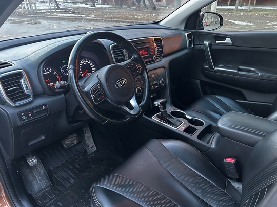 Продам Kia Sportage 2016 года (6)