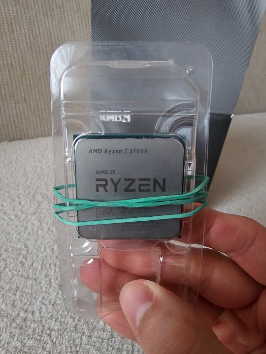 Процессор AMD Ryzen 7 3700X (1)