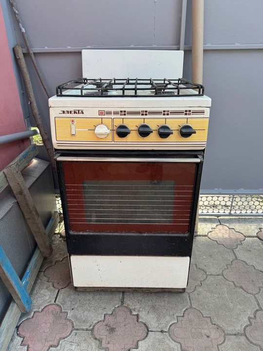 Продам газовую печь, все в