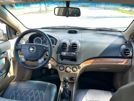 Продам Chevrolet Aveo 2008 года (4)