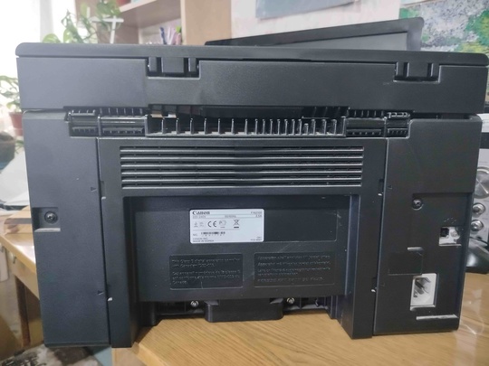 Продам МФУ Canon MF3010 
В (1)