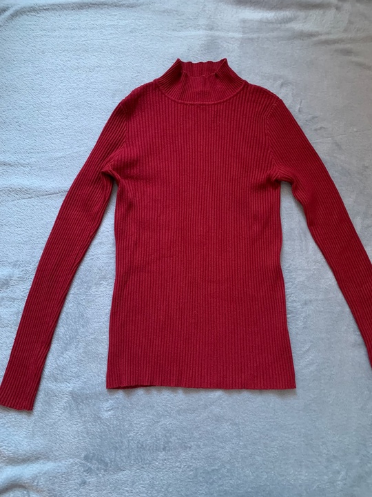 Продам вещи 
Размер 42-44
1. Платье, (7)
