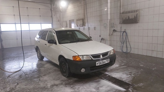 Продам полноприводной Nissan AD 2002