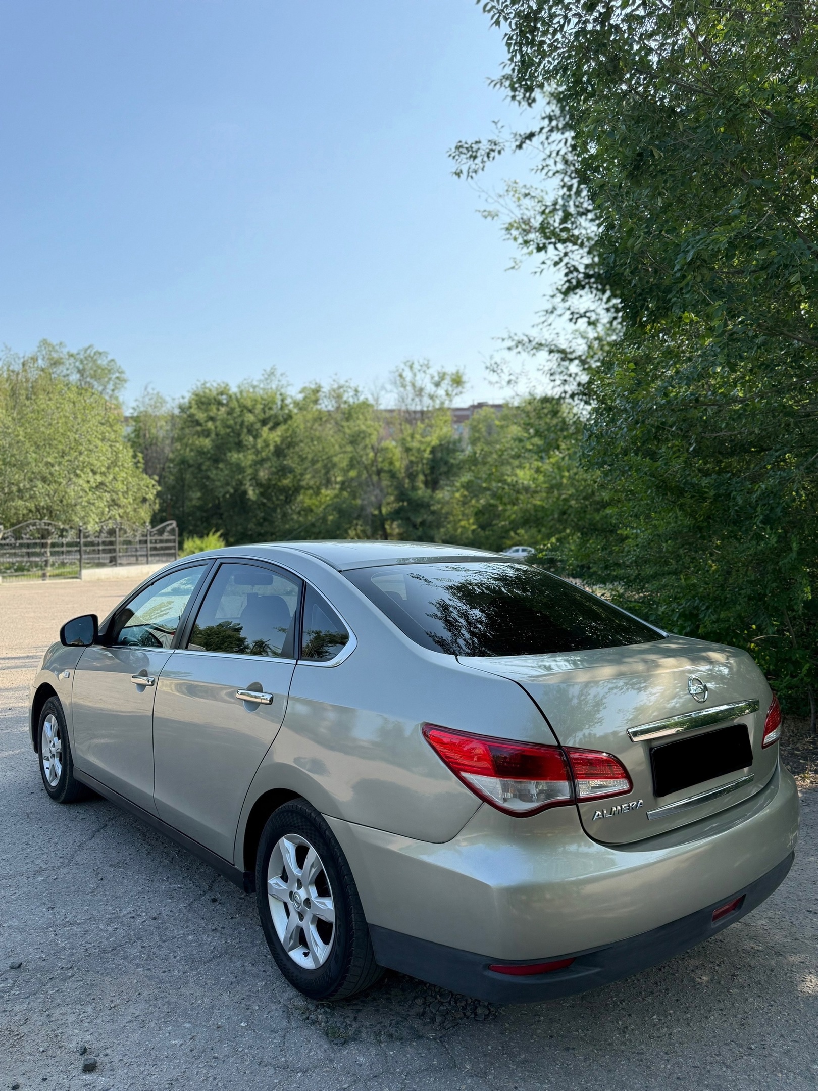 Продам Nisan Almera 2014 г.в.(Куплена (5)