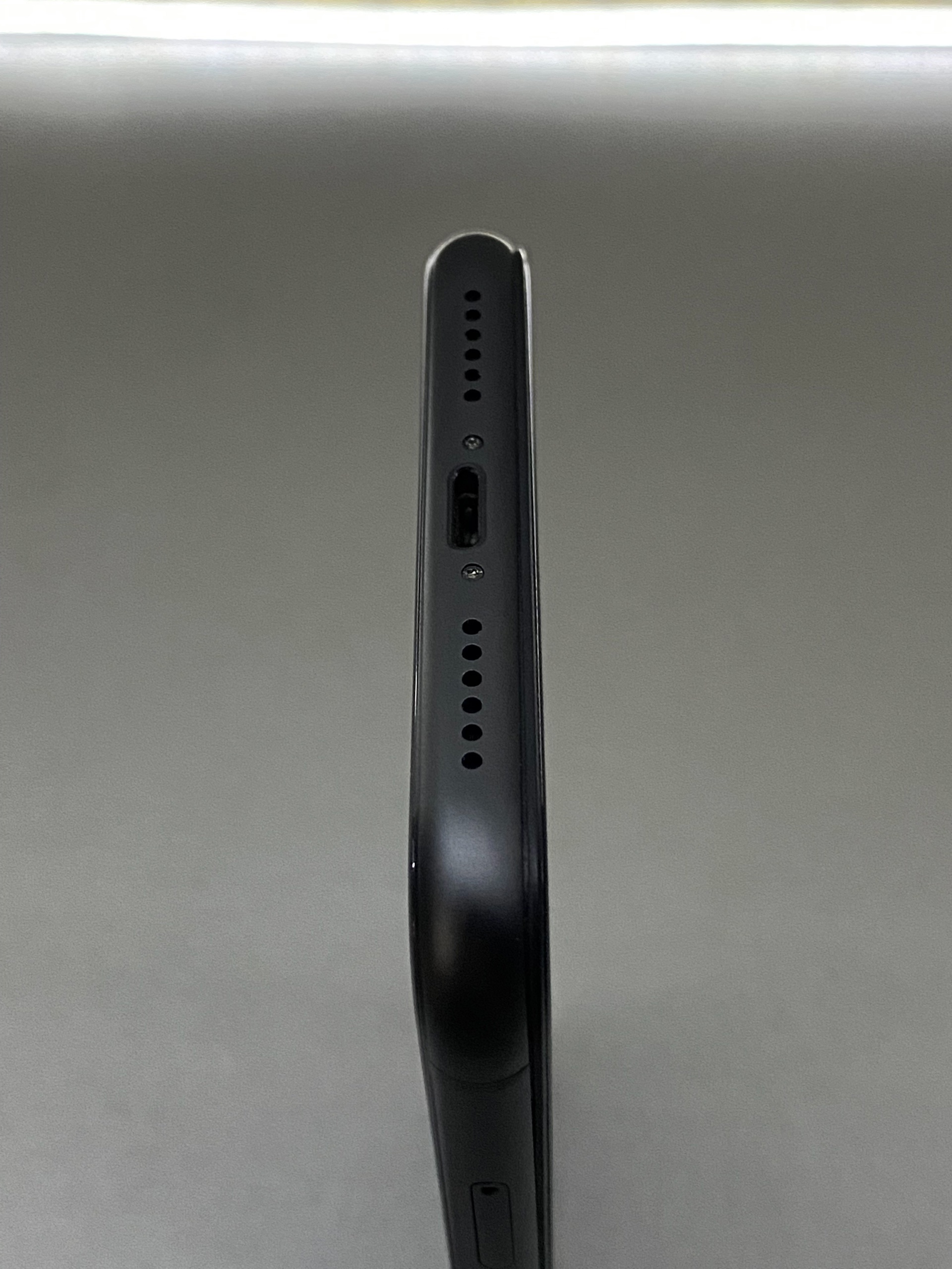Продам смартфон iPhone 11 Red (4)