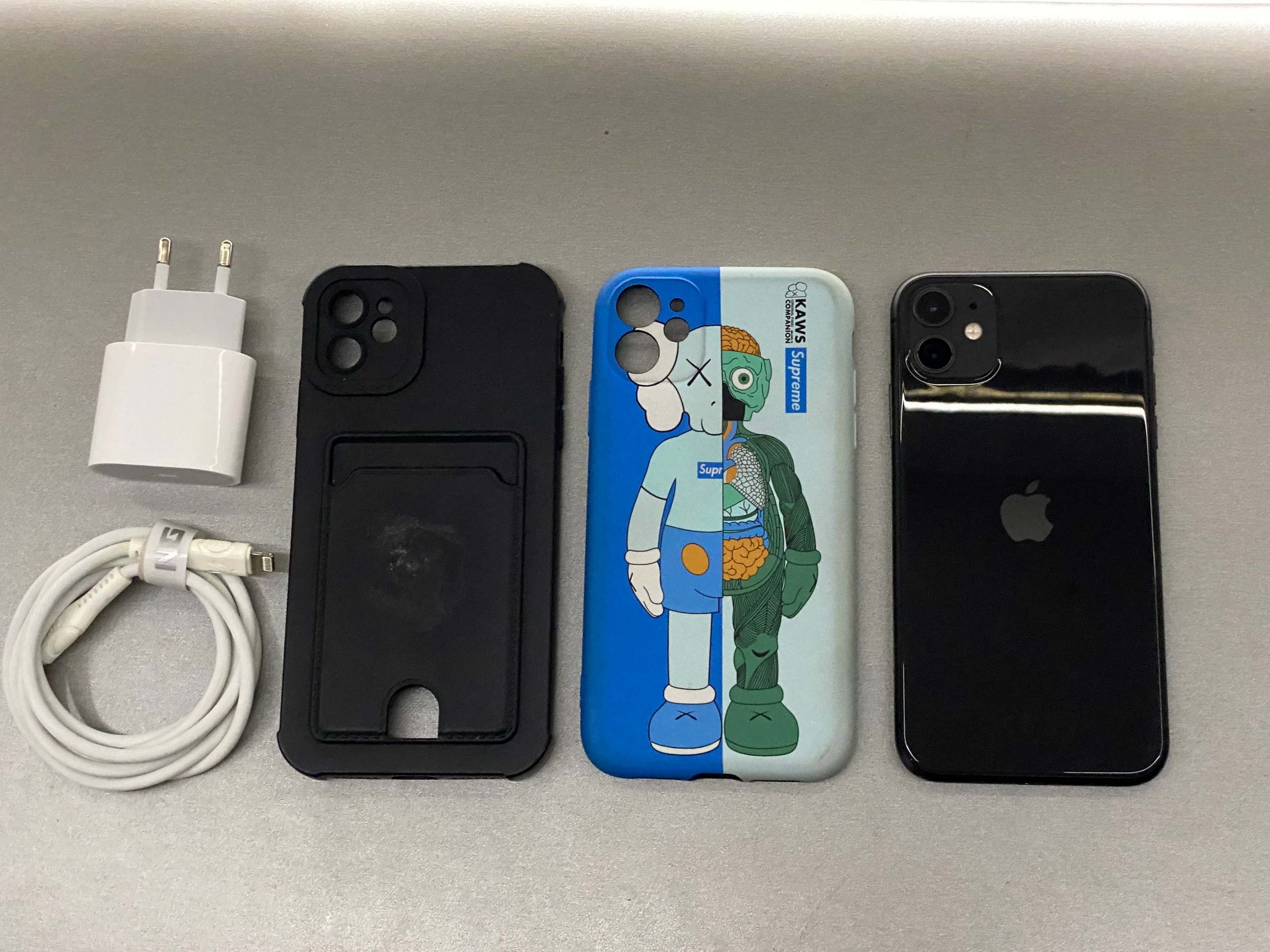 Продам смартфон iPhone 11 Red