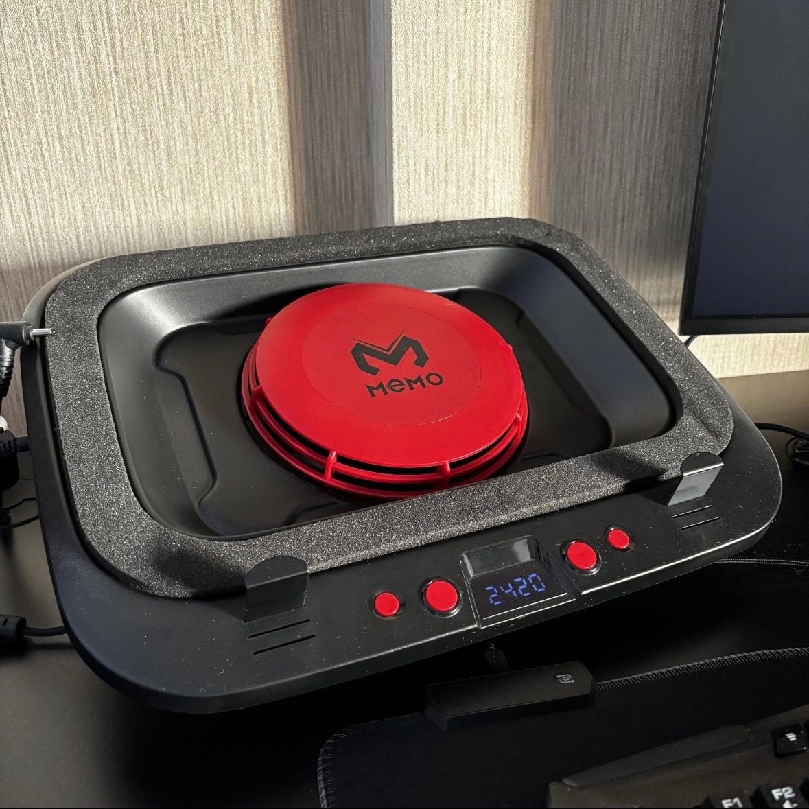 Продам игровой ноутбук MSI Bravo (4)