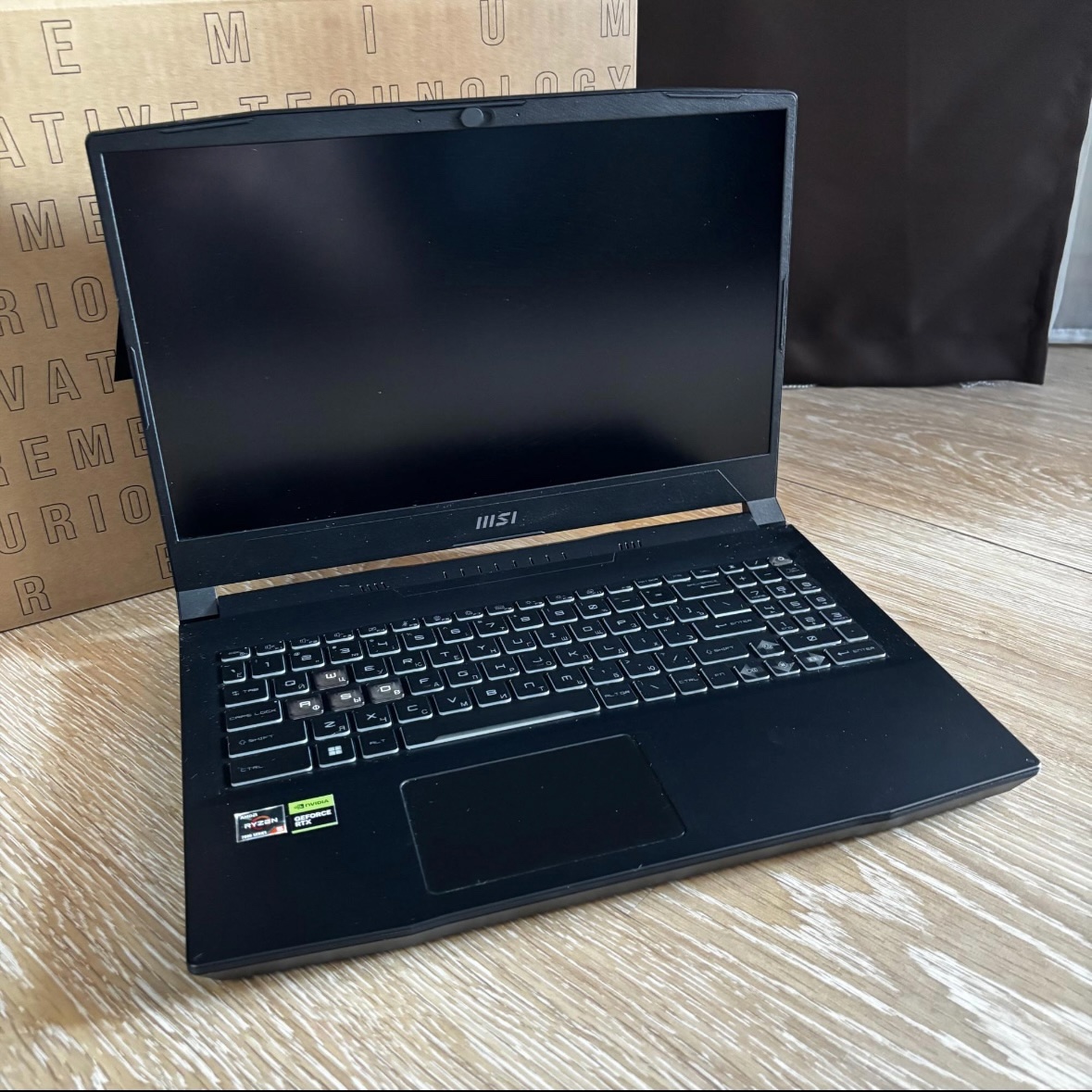 Продам игровой ноутбук MSI Bravo (1)