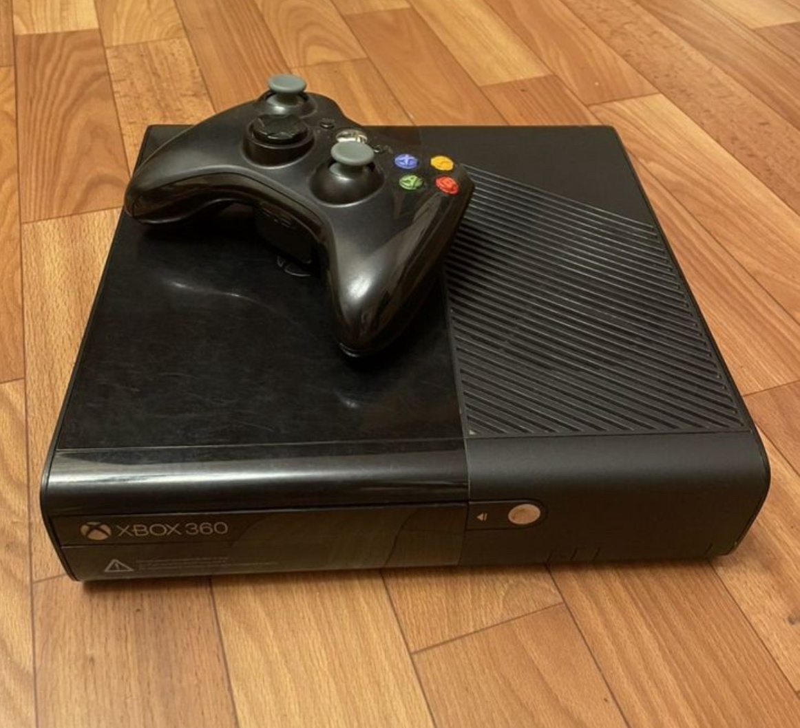 Продам xbox 360e Прошит freeboot