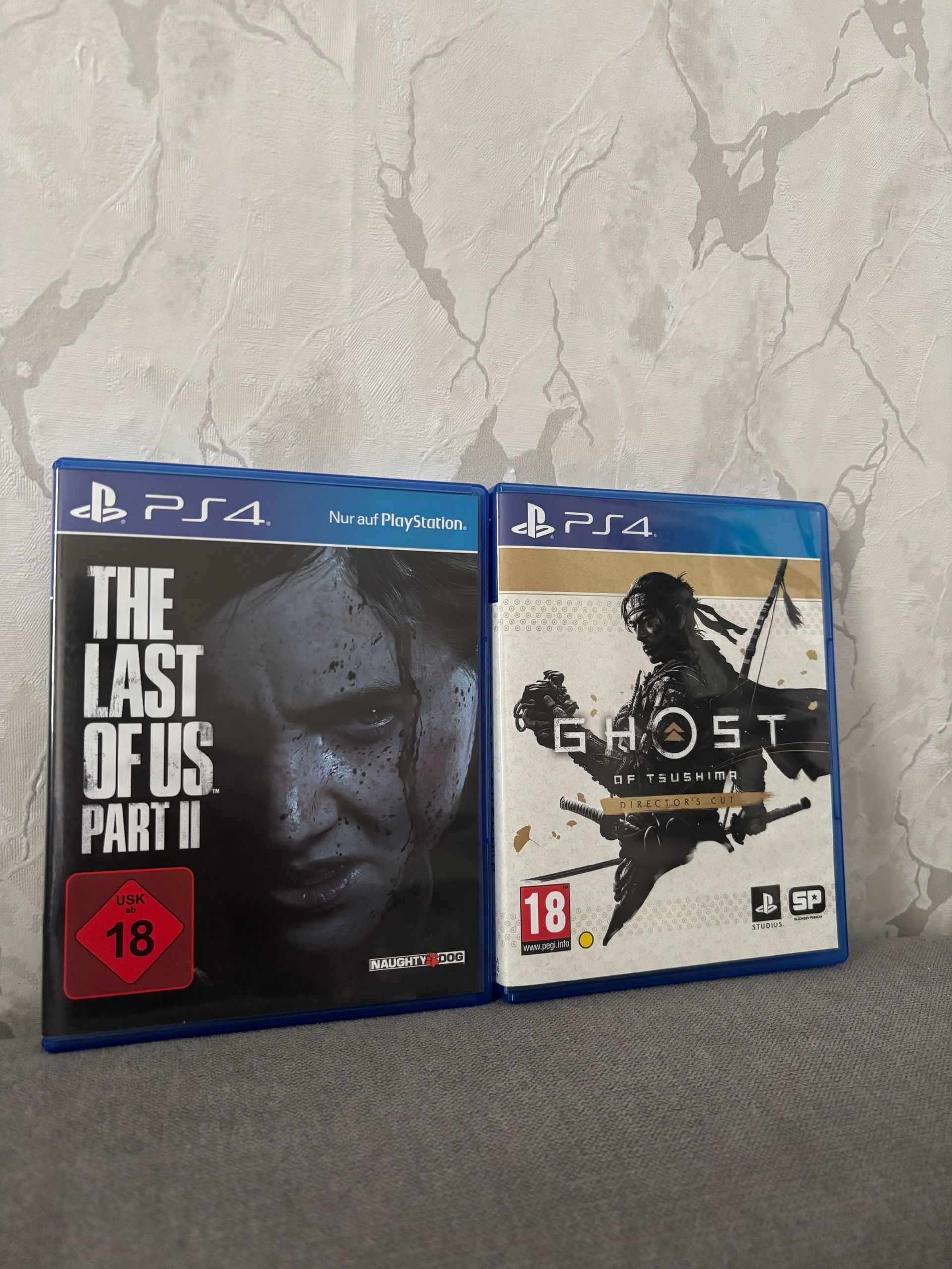 Продаю свою PlayStation 4 Slim (1)