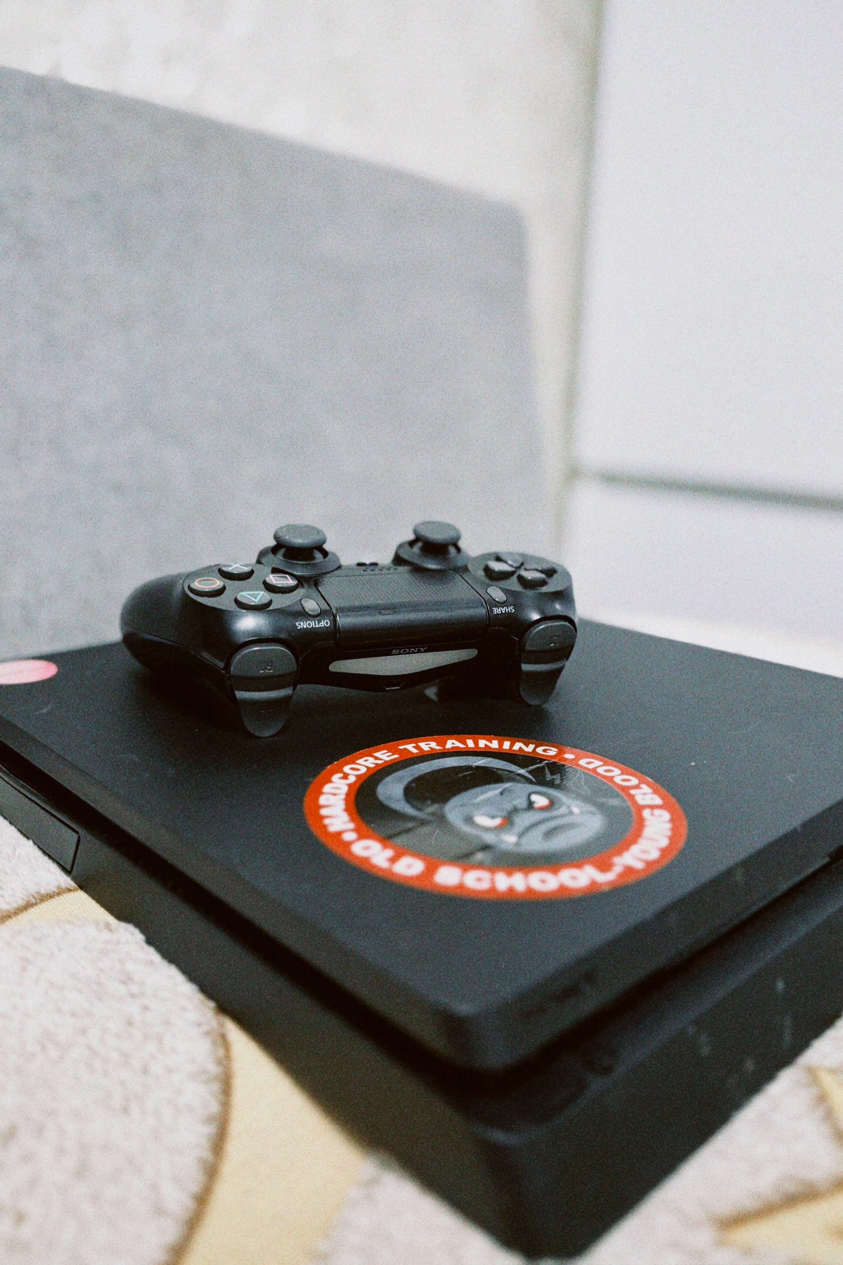 Продаю свою PlayStation 4 Slim