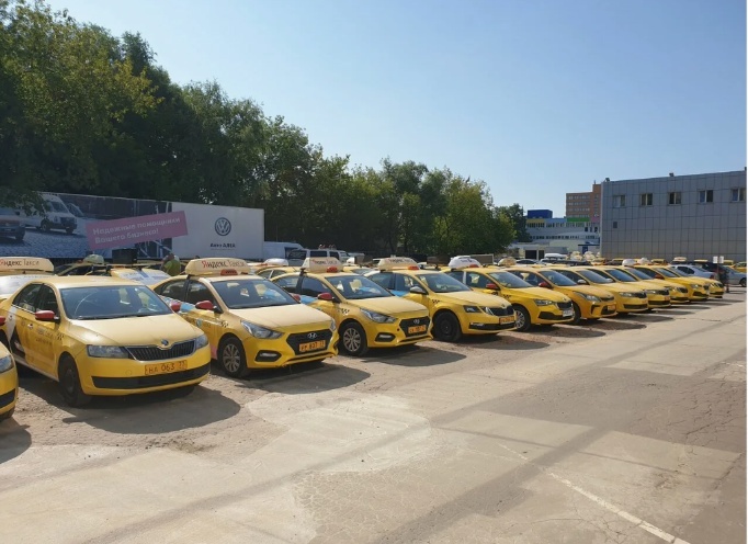 Таксопарк 369 предлагает арендовать автомобиль (1)