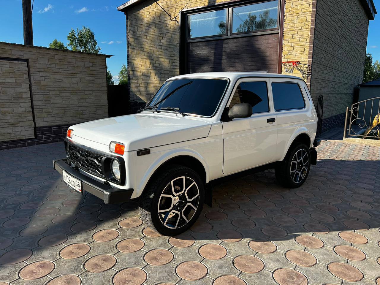 Лада 4x4 2121 Нива 2013