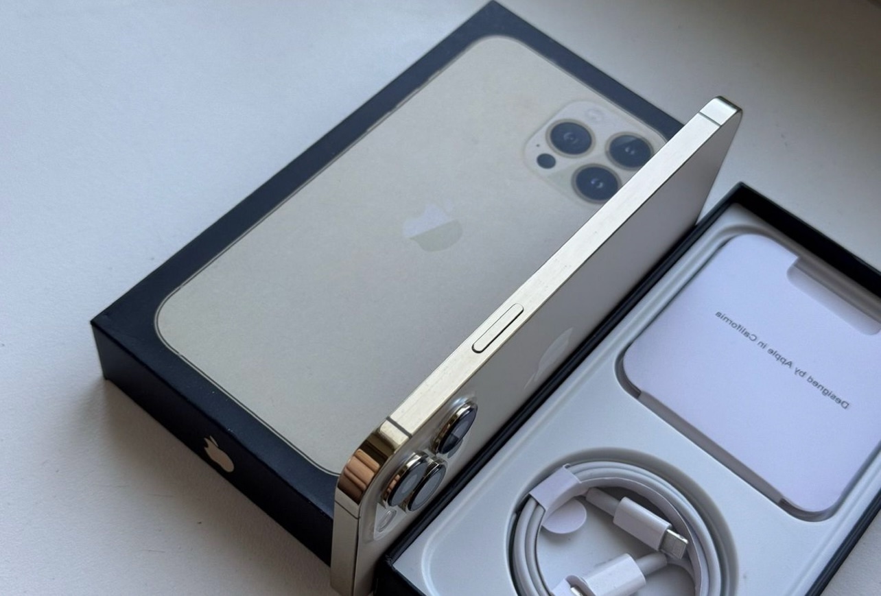 Продаю свой iPhone 13 Pro (4)