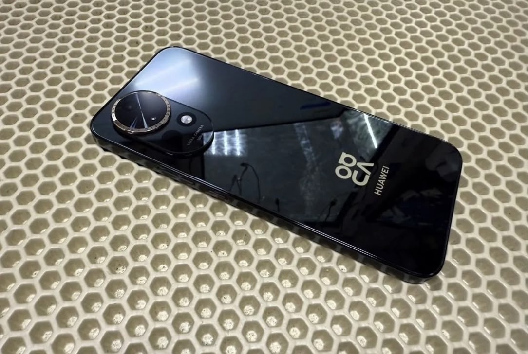 Обменяю на iPhone. Телефон Huawei