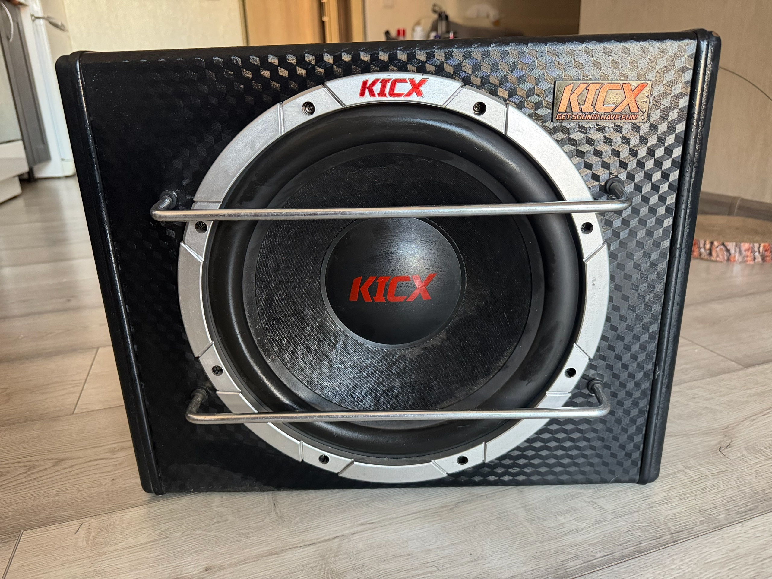 Продам активный сабвуфер kicx ap300bpa. (1)