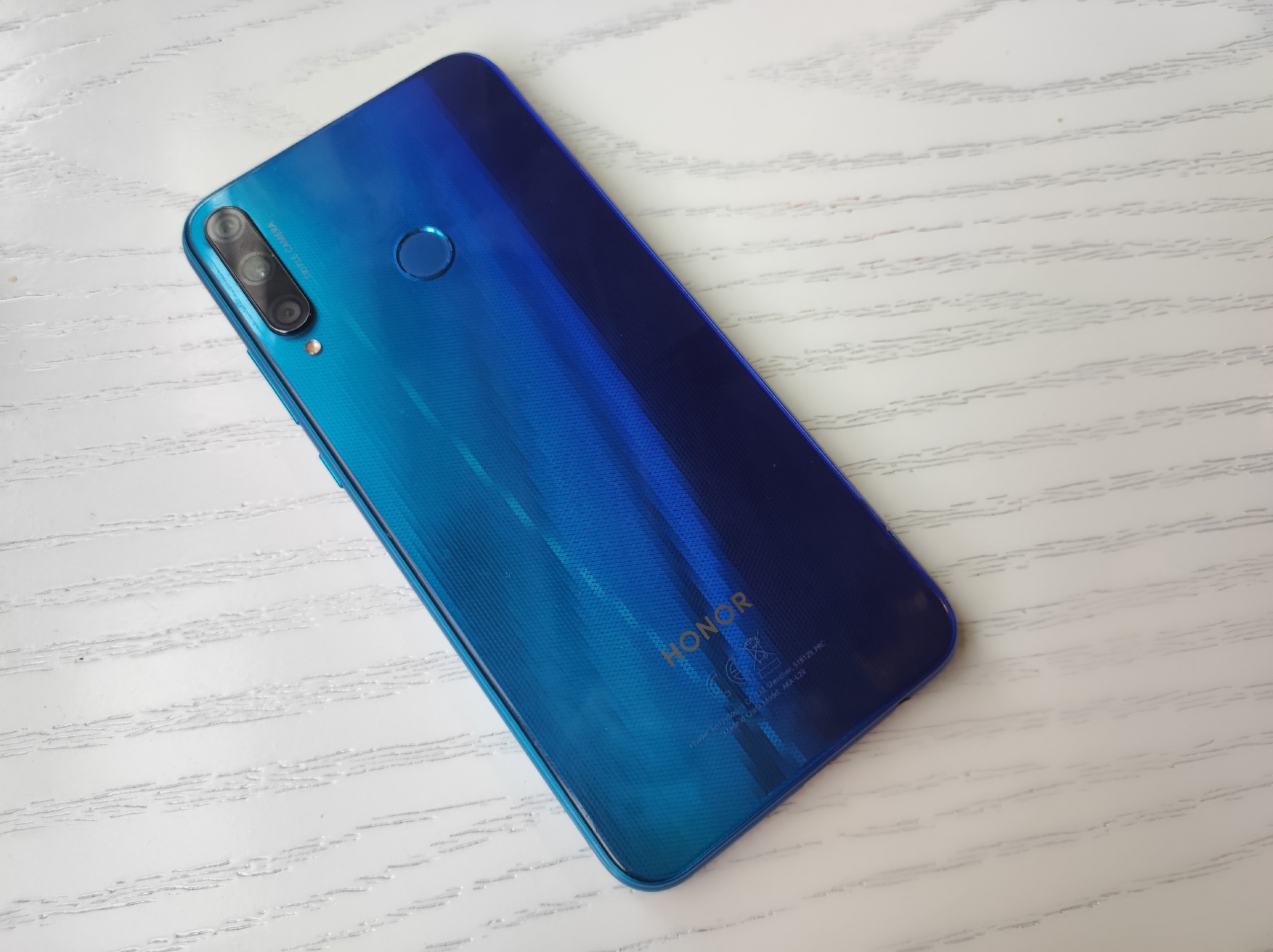 Продам б/у смартфона Honor 9c