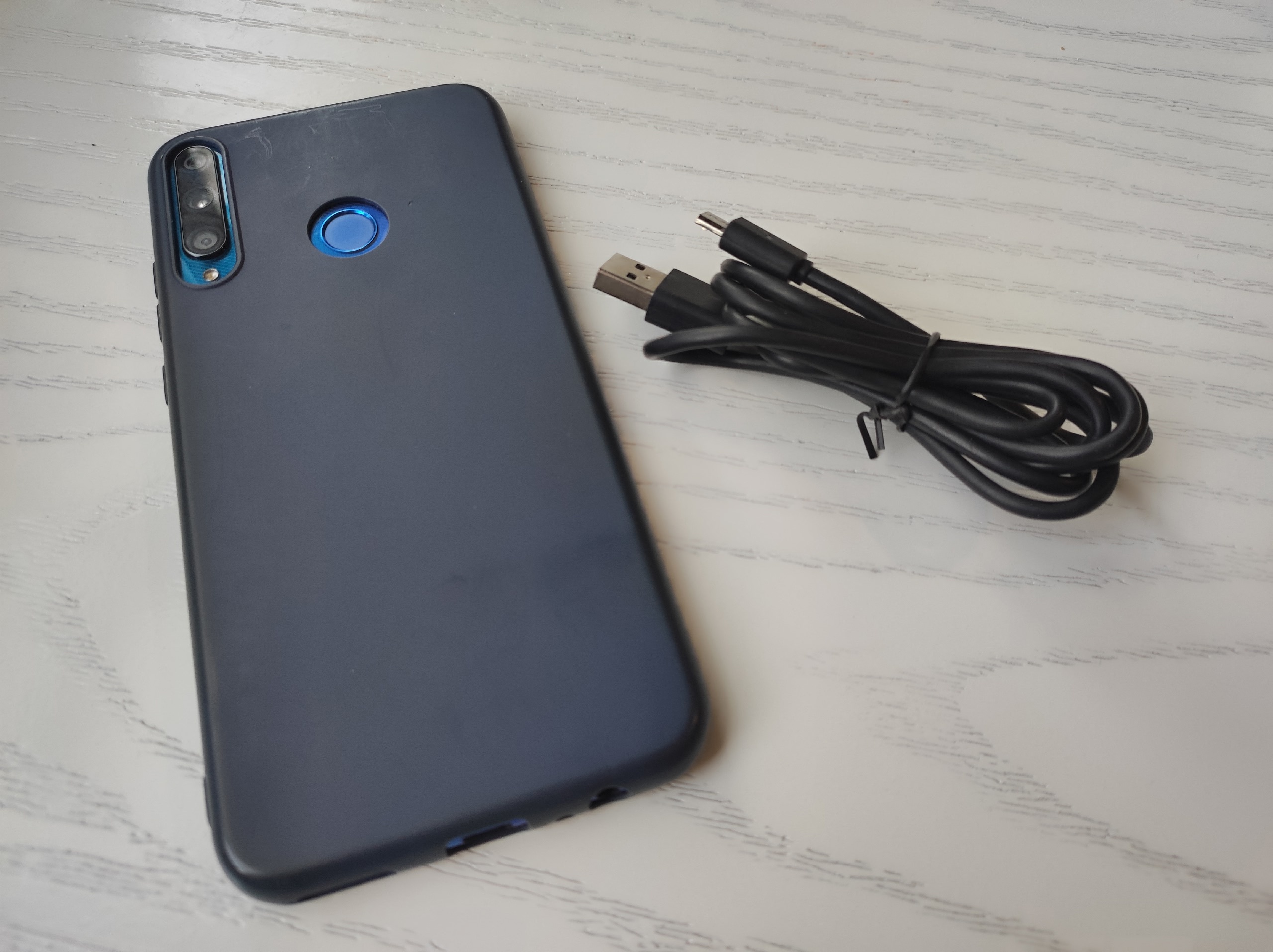 Продам б/у смартфона Honor 9c (8)