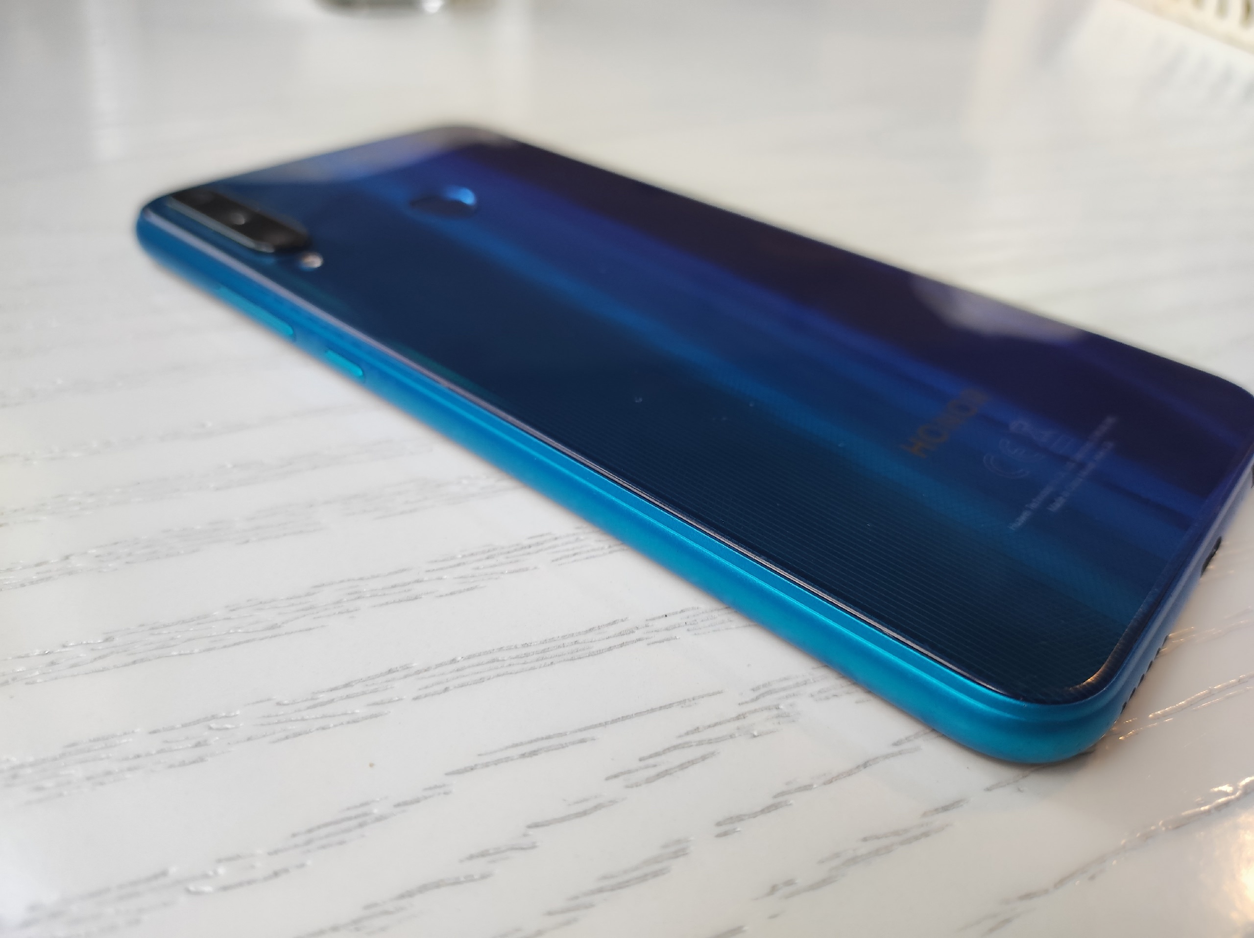Продам б/у смартфона Honor 9c (6)
