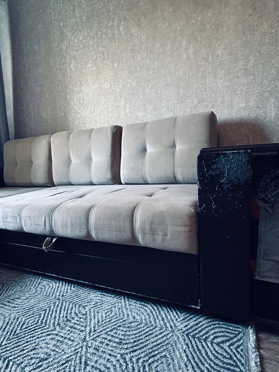 Продам угловой диван 🛋 Внешнее (1)