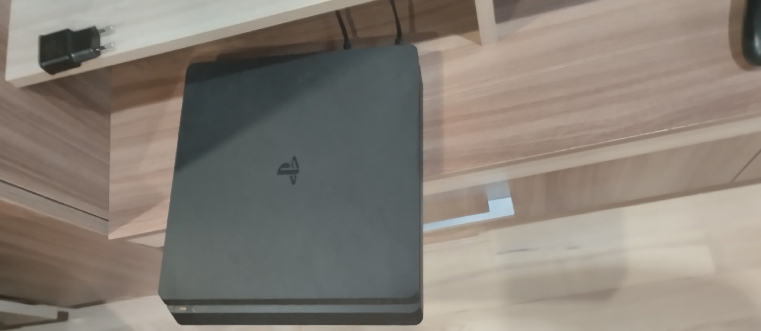 Продам приставку Ps4, slim на