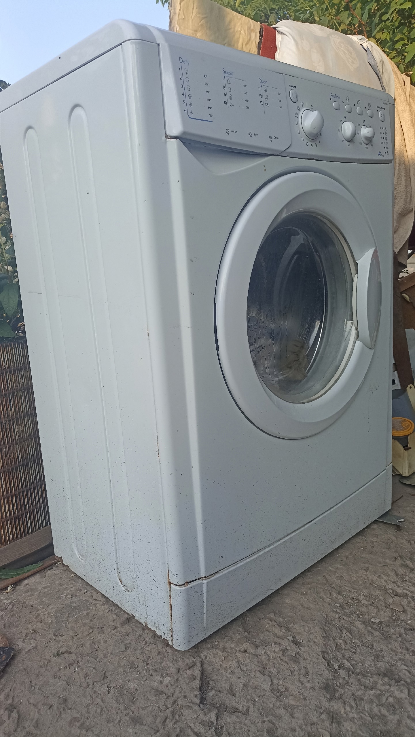 Продажа стиральной машины INDESIT Предлагается (2)