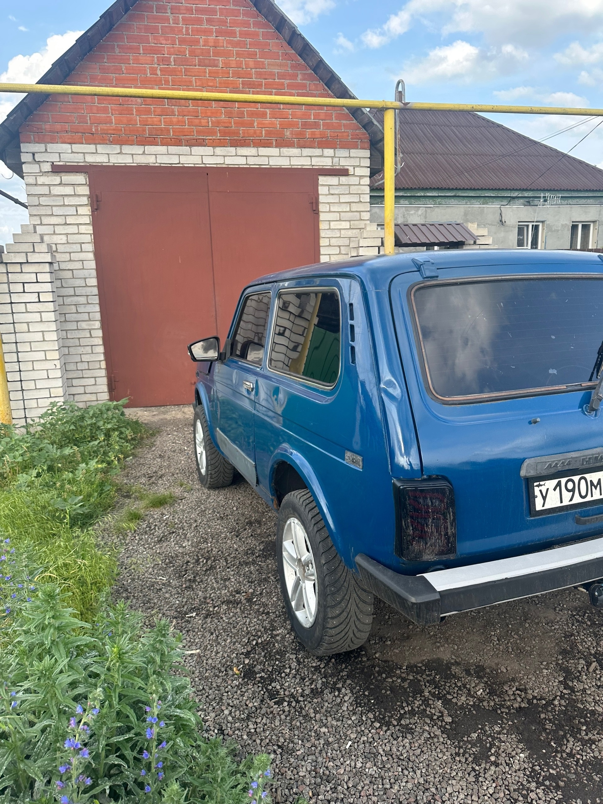 Продается Нива, инжектор, полный пакет (1)
