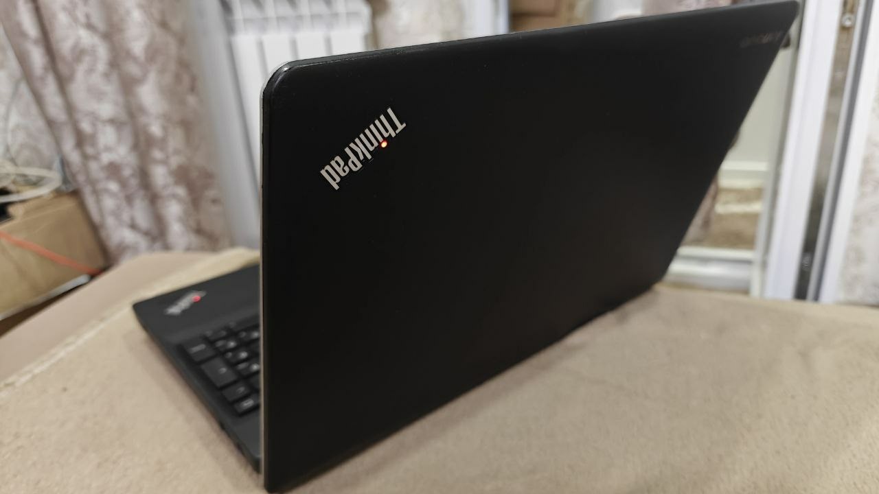 Продажа ноутбуков Lenovo Thinkpad E555 (8)