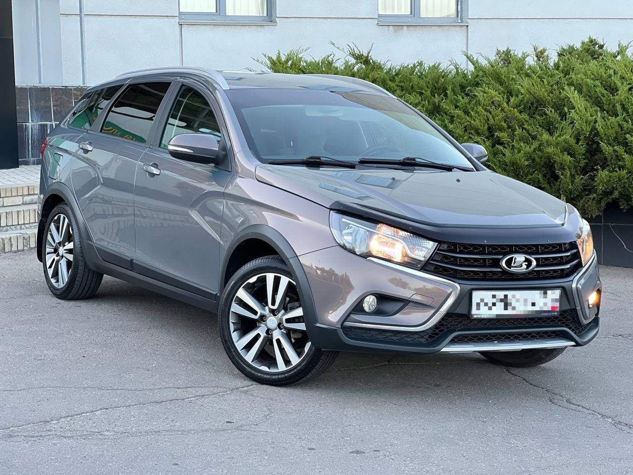 Продажа LADA VESTA SV CROSS (1)