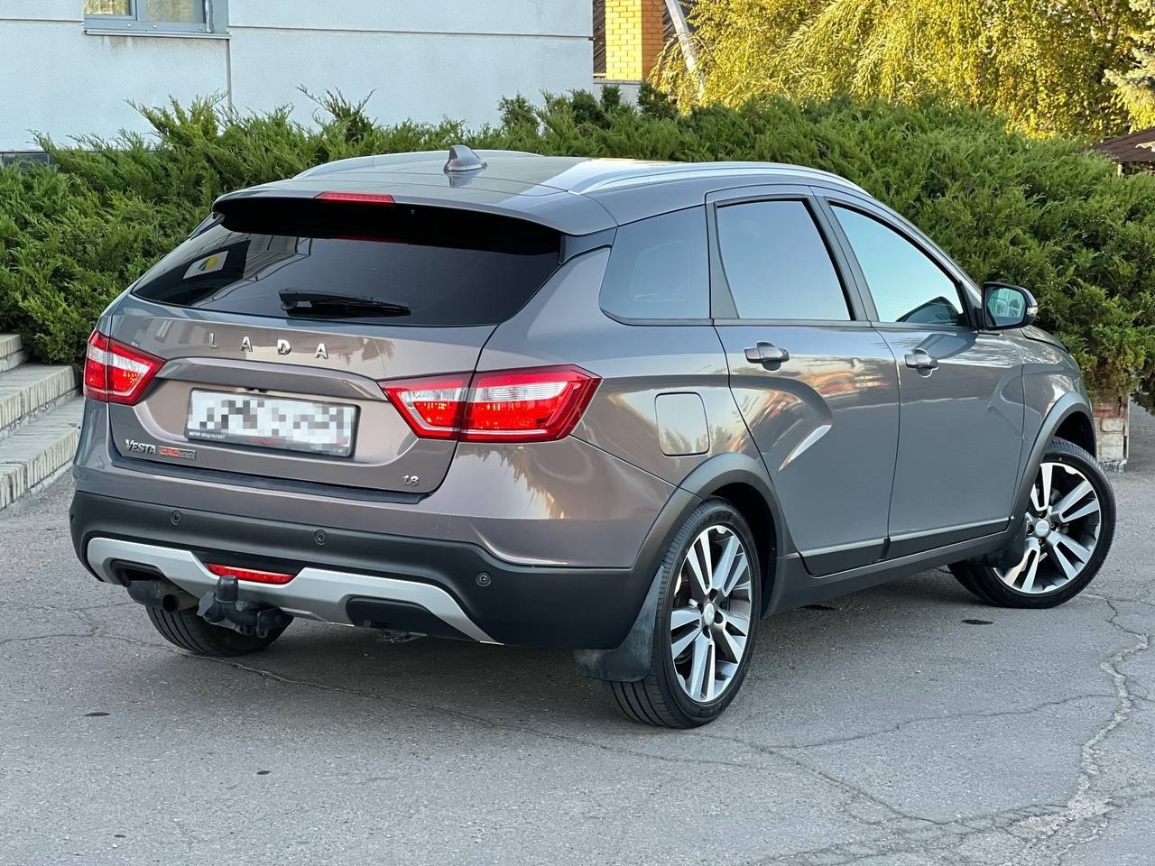 Продажа LADA VESTA SV CROSS (2)