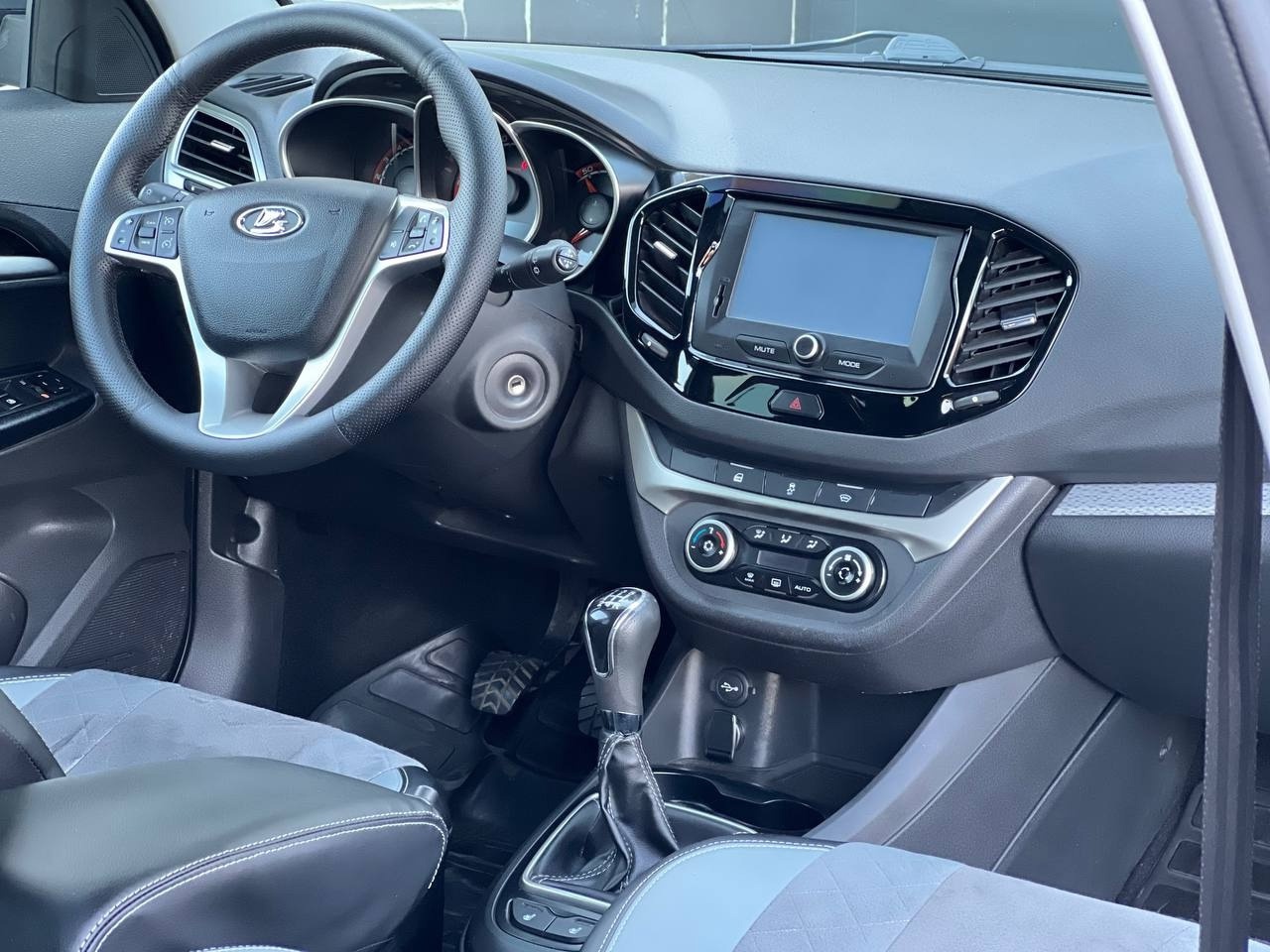 Продажа LADA VESTA SV CROSS (4)