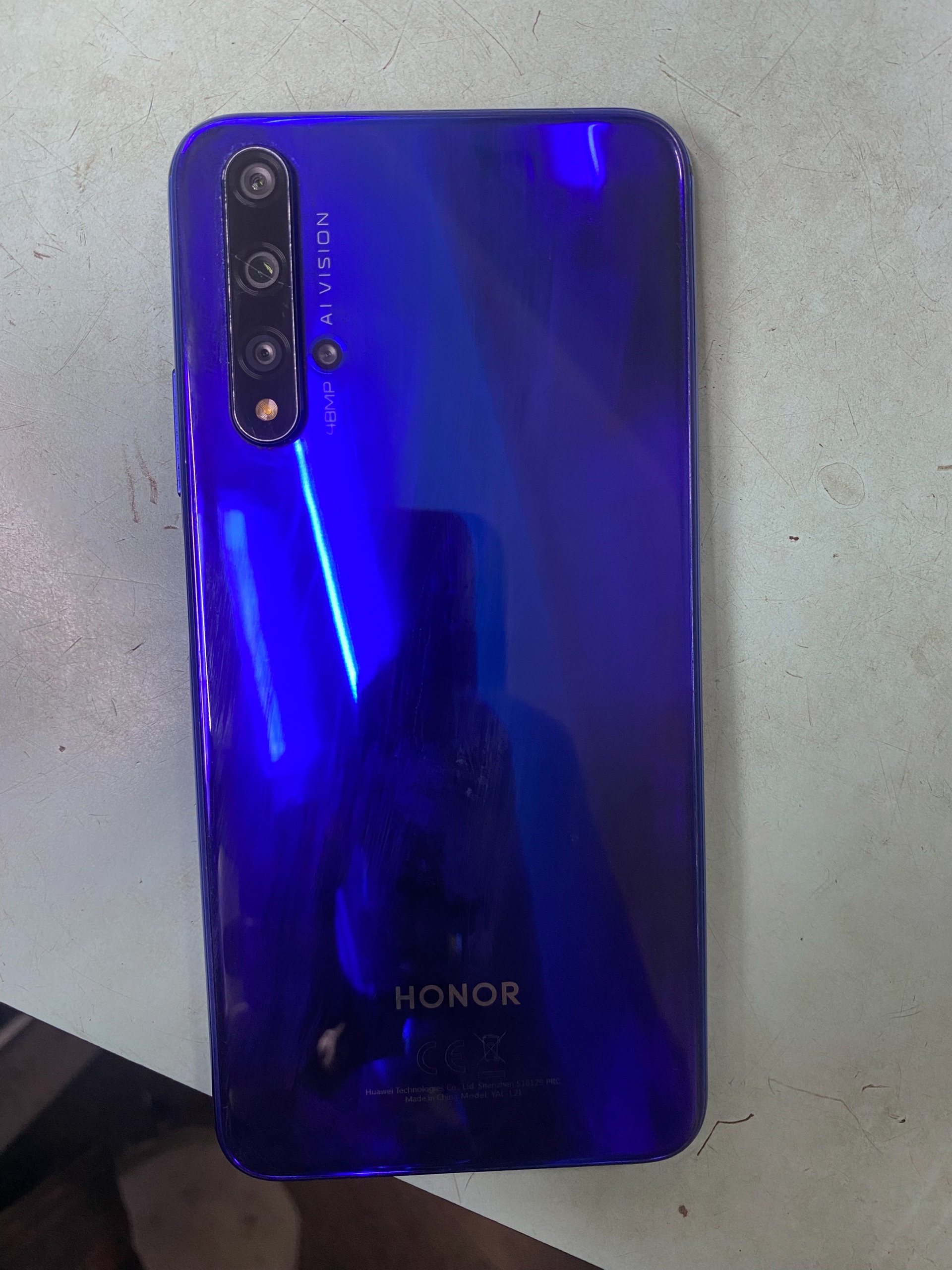 **Продается Honor 20 6/128:** Телефон