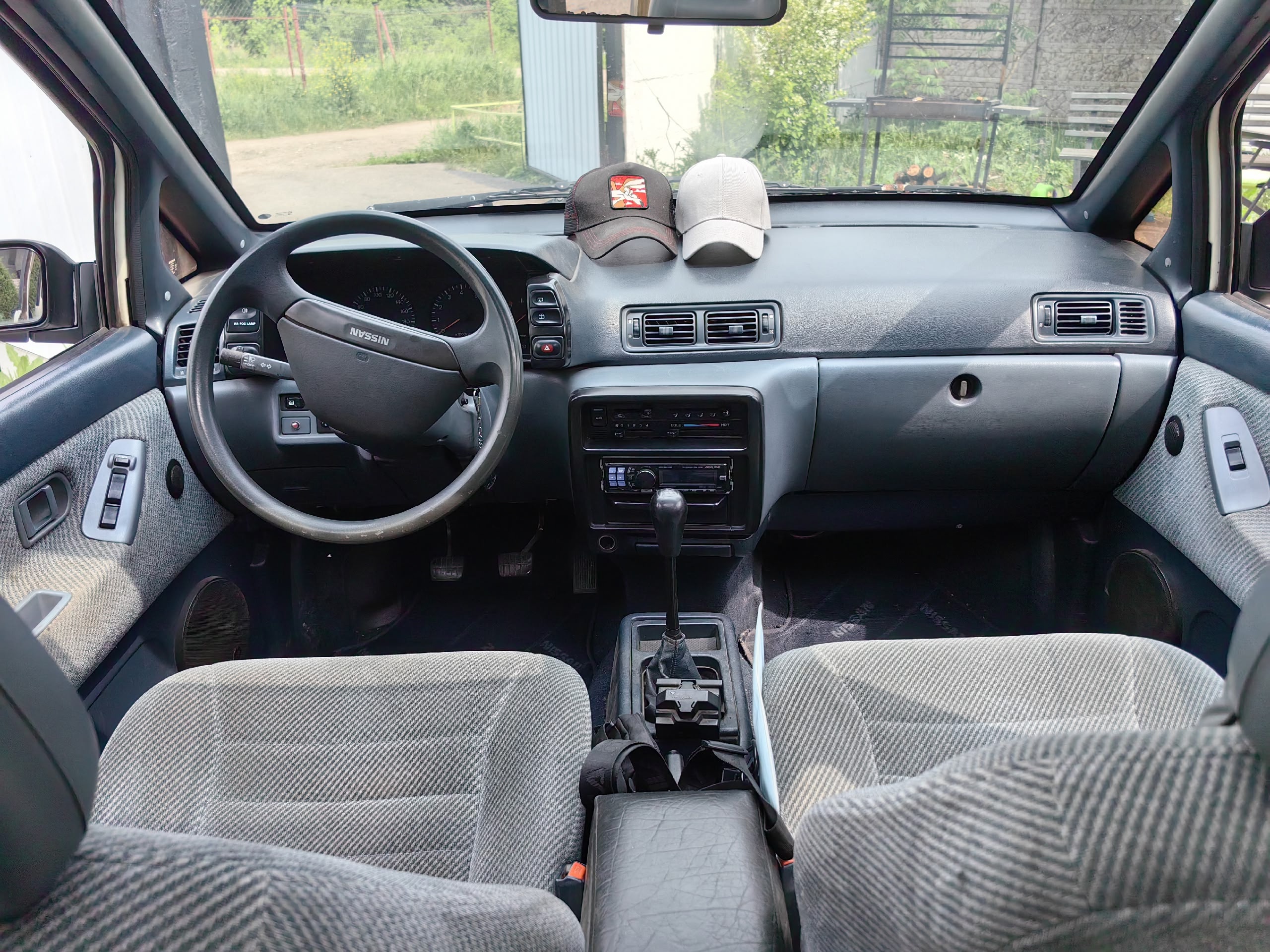Продажа Nissan Prairie 1991 года (9)