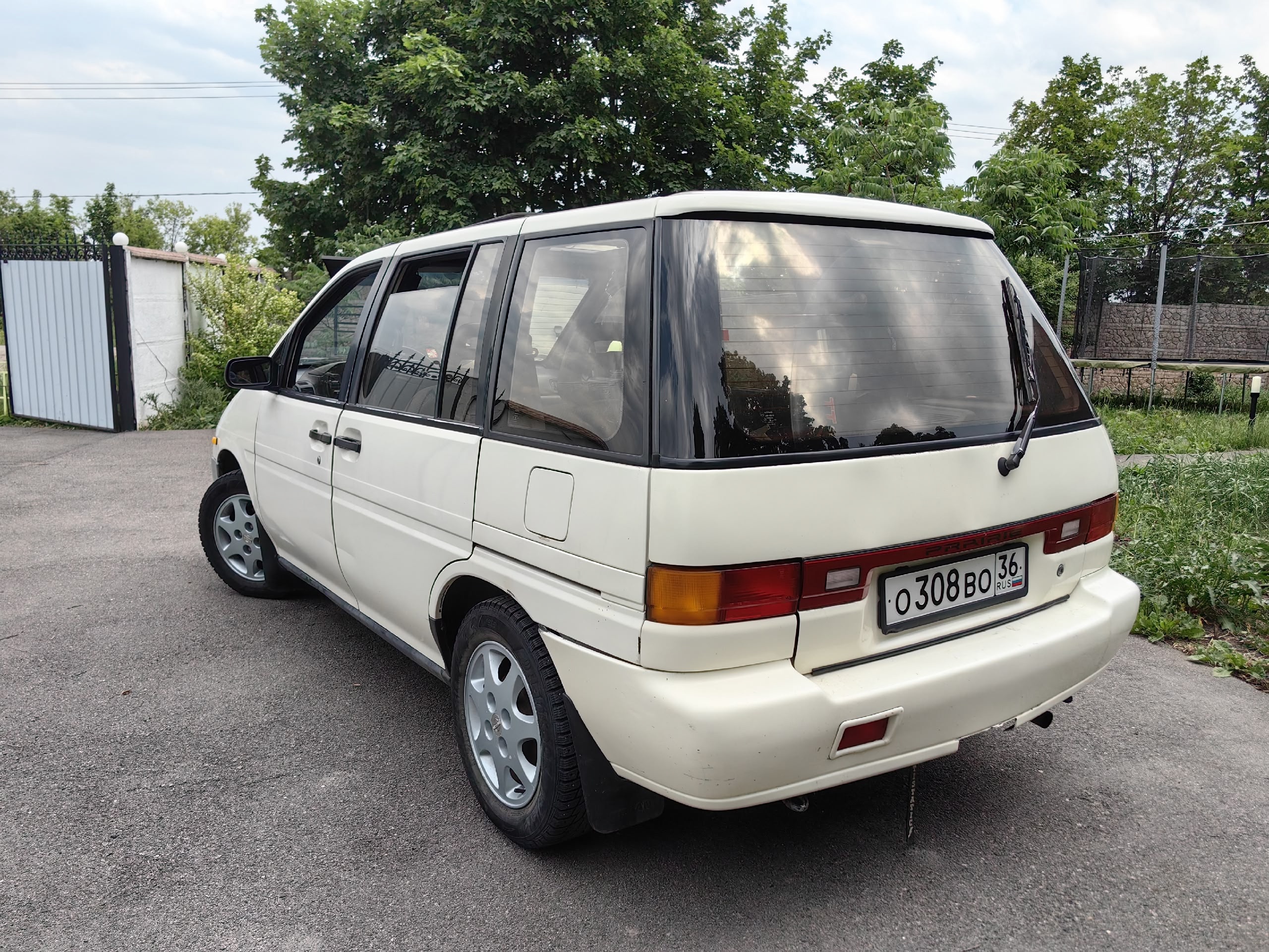 Продажа Nissan Prairie 1991 года (4)