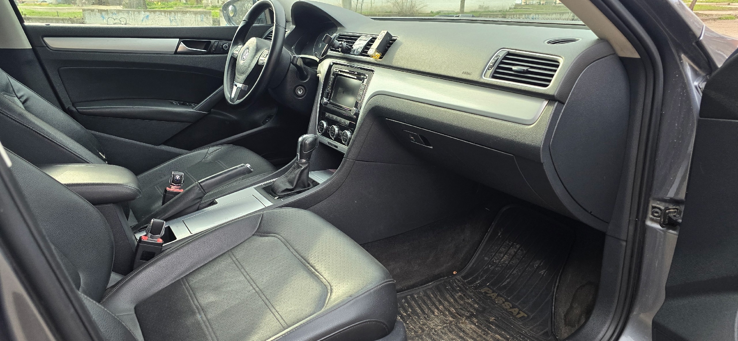 Volkswagen Passat B7 2012 года (7)