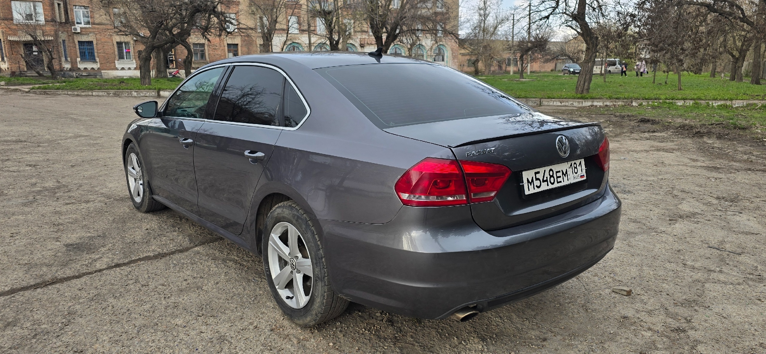 Volkswagen Passat B7 2012 года (5)