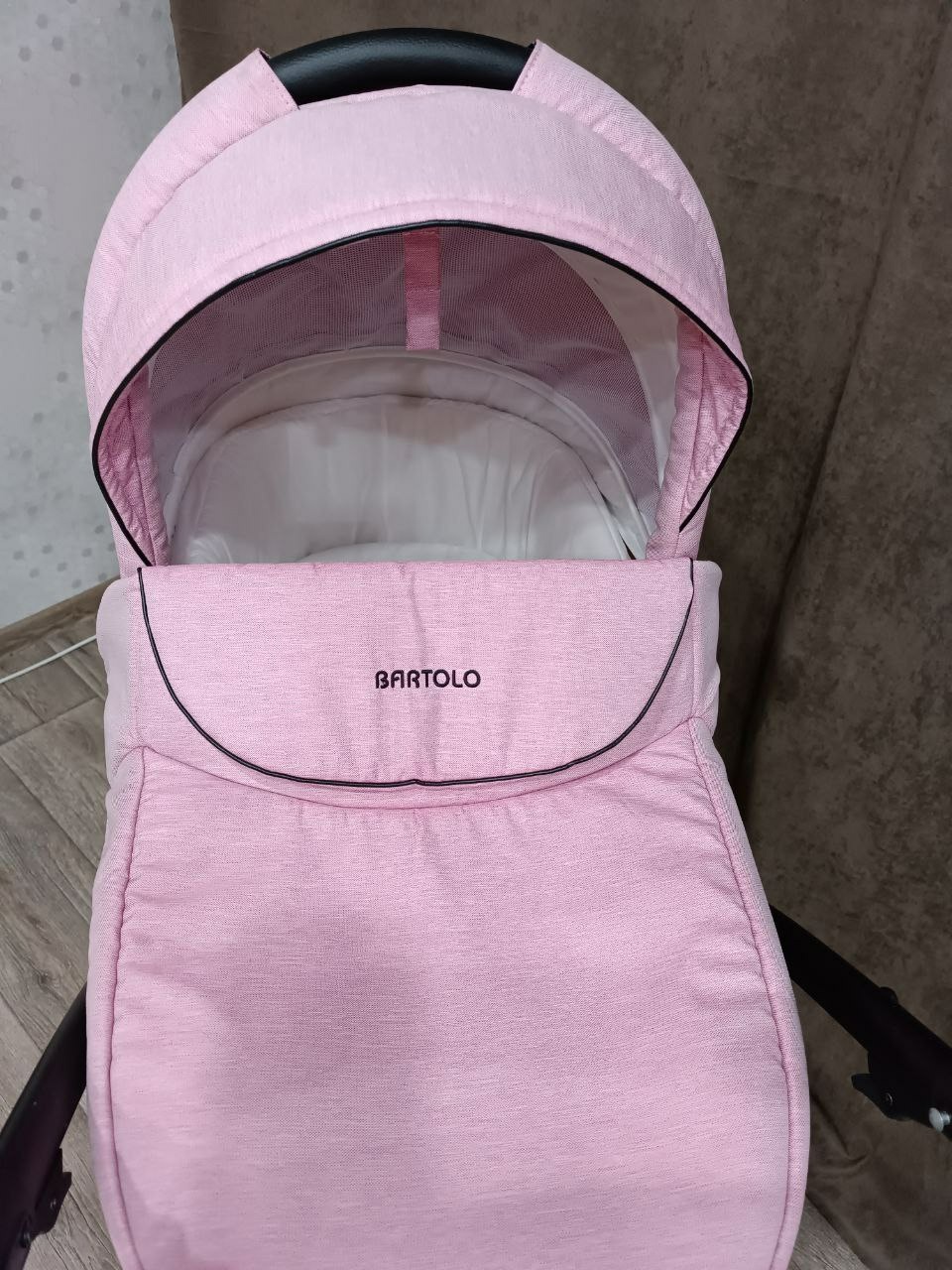 Продам универсальную коляску 2в1 Цена: (1)
