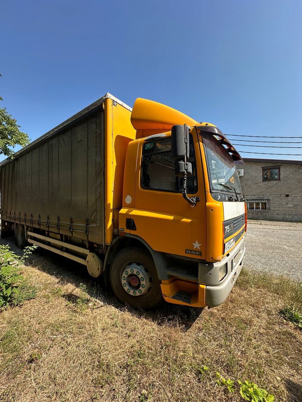 Продажа двух грузовиков DAF 75 (1)