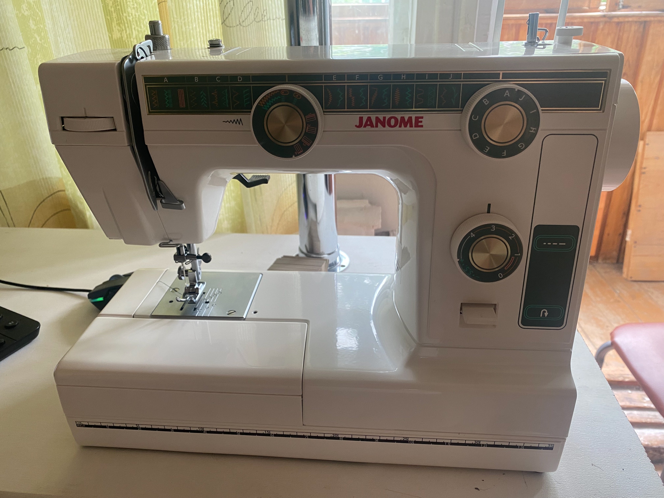Швейная машина Janome 394 продам