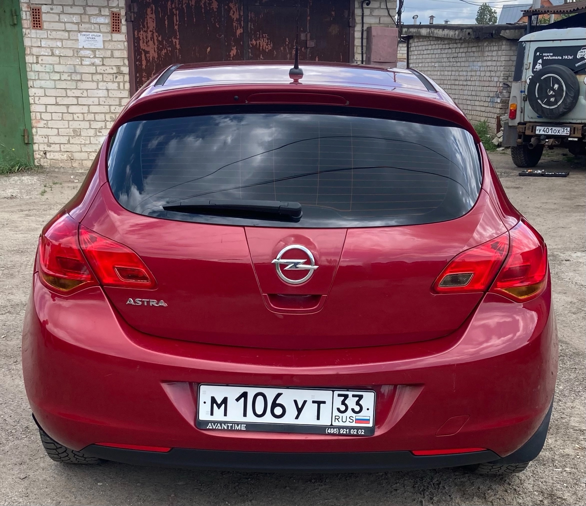 Opel Astra 2010: Пробег 221600