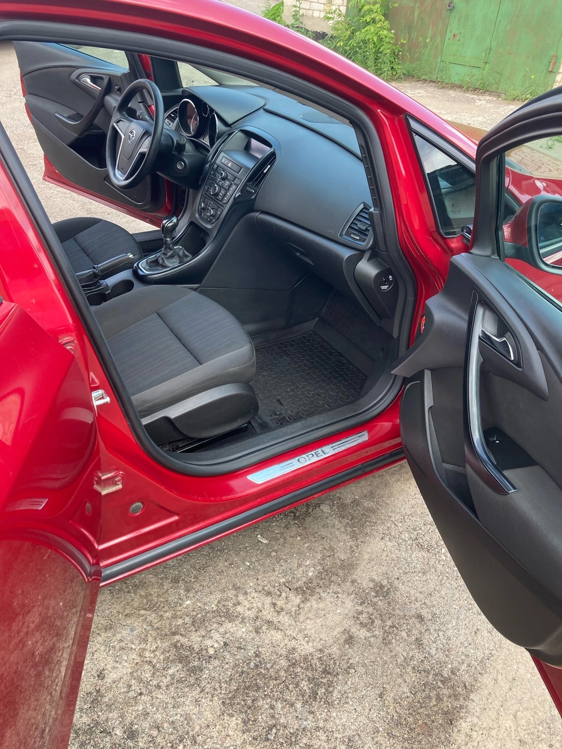 Opel Astra 2010: Пробег 221600 (7)